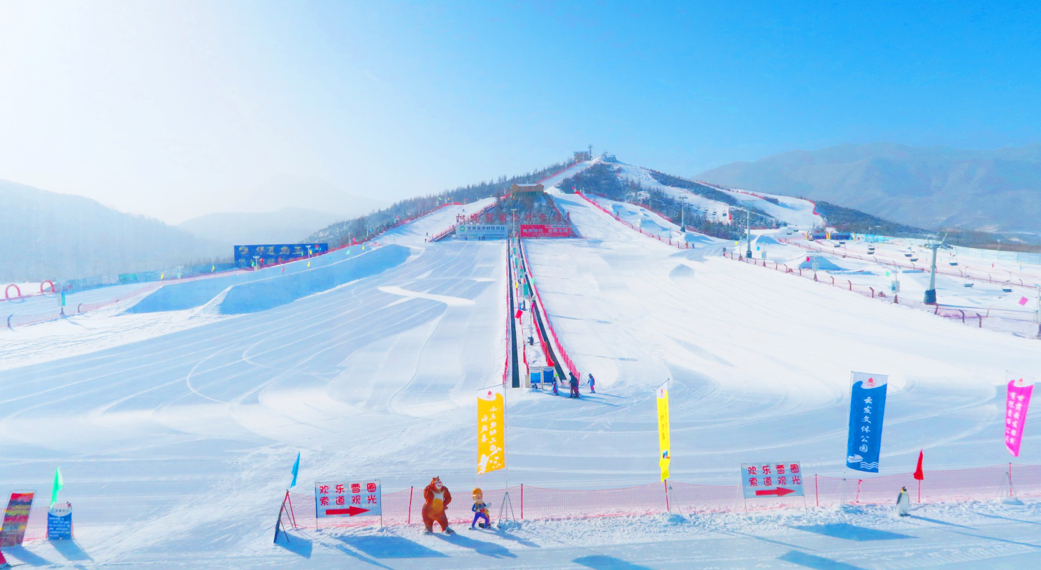 松鸣岩滑雪场